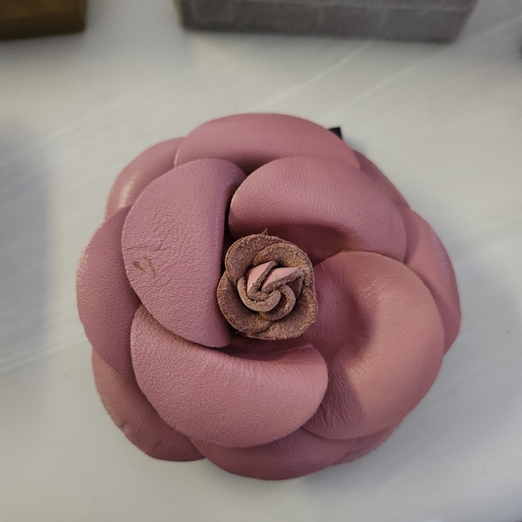 Lane Bryant Accessories - Lane Bryant Pink Leather Floral Pin NWT